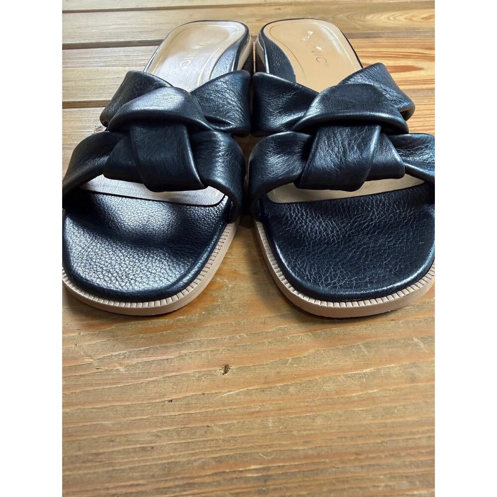 Vionic Black Knotted Leather Slide Sandals - Picture 4 of 9